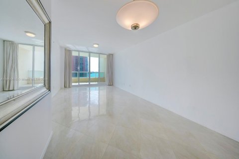 Condo in Aventura, Florida, 3 bedrooms  № 1353929 - photo 3