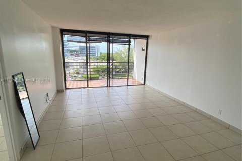 Condominio en venta en Aventura, Florida, 1 dormitorio, 68.84 m2 № 1282761 - foto 7