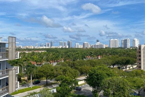 Condo in Aventura, Florida, 1 bedroom  № 1282761 - photo 12