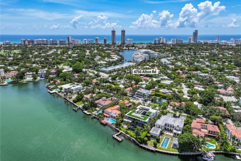 Villa ou maison à vendre à Miami Beach, Floride: 4 chambres, 169.92 m2 № 1282855 - photo 12