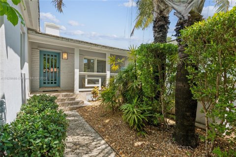 Villa ou maison à vendre à Miami Beach, Floride: 4 chambres, 169.92 m2 № 1282855 - photo 13