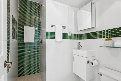 Casa en venta en Miami Beach, Florida, 4 dormitorios, 169.92 m2 № 1282855 - foto 2