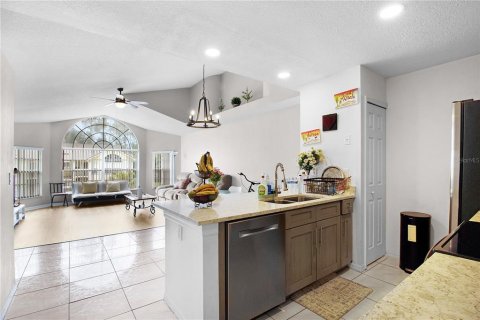 Copropriété à vendre à Kissimmee, Floride: 3 chambres, 123.19 m2 № 1277791 - photo 5