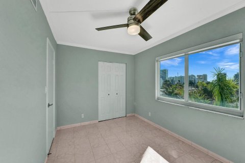 Condo in Fort Lauderdale, Florida, 2 bedrooms  № 927956 - photo 17