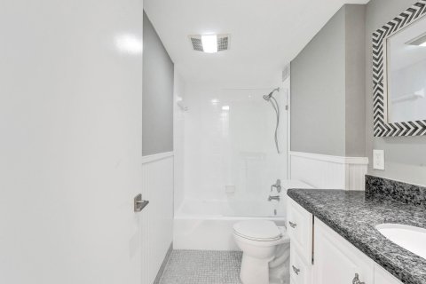 Condo in Fort Lauderdale, Florida, 2 bedrooms  № 927956 - photo 16