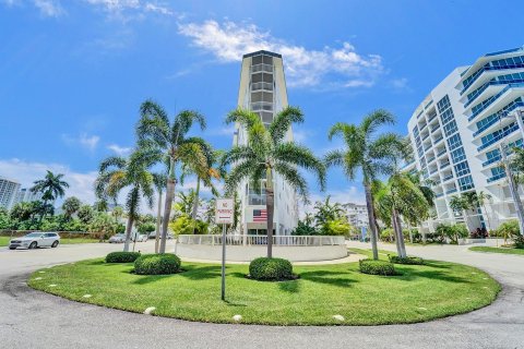 Condo in Fort Lauderdale, Florida, 2 bedrooms  № 927956 - photo 7