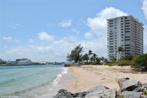 Condo in Fort Lauderdale, Florida, 2 bedrooms  № 981683 - photo 13