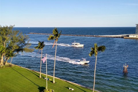 Condo in Fort Lauderdale, Florida, 2 bedrooms  № 981683 - photo 30