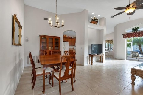 Villa ou maison à vendre à Port Charlotte, Floride: 2 chambres, 177.54 m2 № 990722 - photo 7