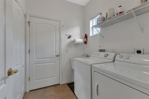Villa ou maison à vendre à Port Charlotte, Floride: 2 chambres, 177.54 m2 № 990722 - photo 20