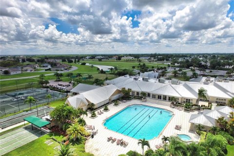 Villa ou maison à vendre à Port Charlotte, Floride: 2 chambres, 177.54 m2 № 990722 - photo 23