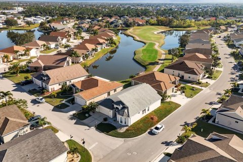 Villa ou maison à vendre à Port Charlotte, Floride: 2 chambres, 177.54 m2 № 990722 - photo 2