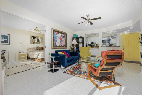 Condominio en venta en Port Charlotte, Florida, 2 dormitorios, 93.92 m2 № 985122 - foto 3