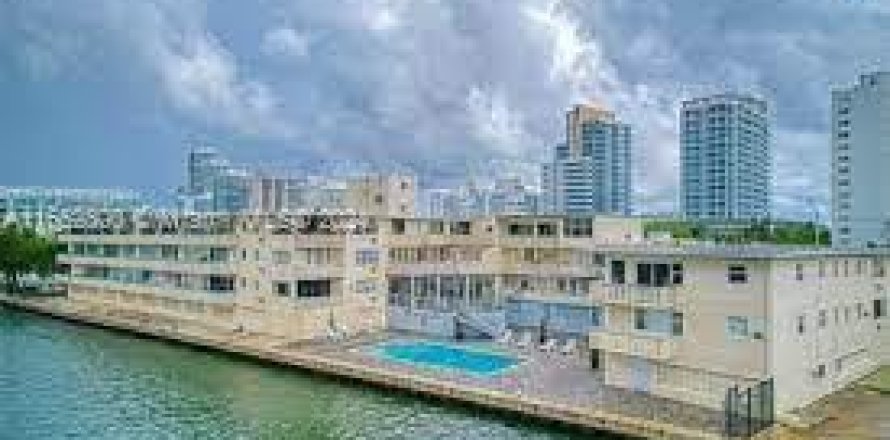 Estudio en el Condominio en Miami Beach, Florida  № 1345703