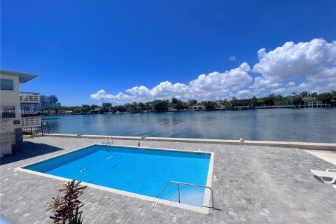 Copropriété à vendre à Miami Beach, Floride: 2337.7 m2 № 1345703 - photo 19