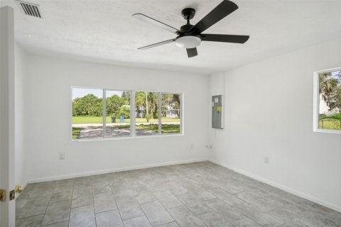 House in Ruskin, Florida 3 bedrooms, 117.89 sq.m. № 1336621 - photo 30