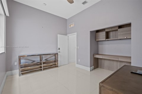 Casa en venta en Sunny Isles Beach, Florida, 5 dormitorios, 293.2 m2 № 1321114 - foto 26