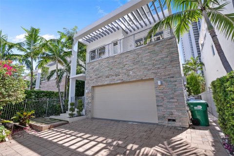 Villa ou maison à vendre à Sunny Isles Beach, Floride: 5 chambres, 293.2 m2 № 1321114 - photo 3