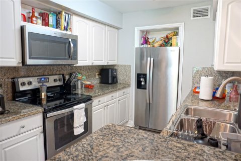 Condo in Oakland Park, Florida, 2 bedrooms  № 1329302 - photo 6