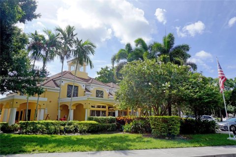 Condo in Oakland Park, Florida, 2 bedrooms  № 1329302 - photo 19