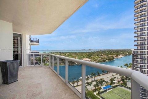 Condo in Miami Beach, Florida, 2 bedrooms  № 1328993 - photo 21