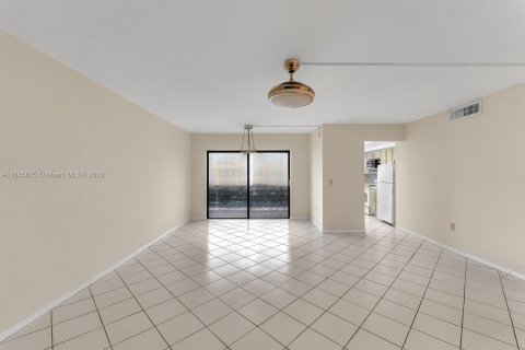 Condominio en venta en Lauderhill, Florida, 1 dormitorio, 70.14 m2 № 1329299 - foto 16