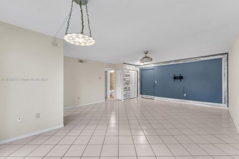 Copropriété à vendre à Lauderhill, Floride: 1 chambre, 70.14 m2 № 1329299 - photo 9