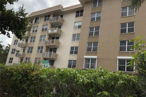 Condominio en venta en Fort Lauderdale, Florida, 1 dormitorio, 72.46 m2 № 1328979 - foto 5