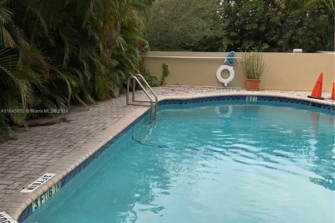 Condominio en venta en Fort Lauderdale, Florida, 1 dormitorio, 72.46 m2 № 1328979 - foto 14