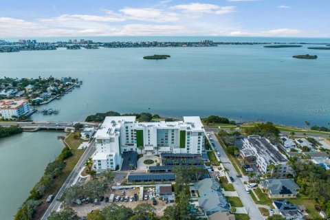 Condominio en venta en Clearwater, Florida, 2 dormitorios, 130.9 m2 № 1388523 - foto 18