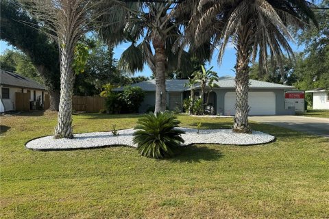 House in Port Charlotte, Florida 2 bedrooms, 126.63 sq.m. № 1386475 - photo 4