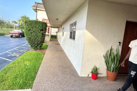 Condominio en venta en Sunrise, Florida, 2 dormitorios, 122.72 m2 № 629168 - foto 27