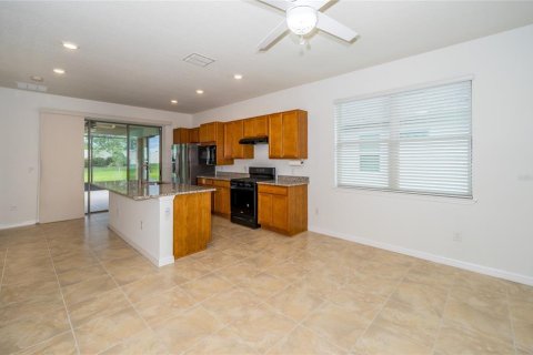 House in Land O' Lakes, Florida 2 bedrooms, 147.34 sq.m. № 1341795 - photo 11