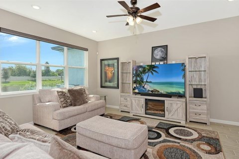 Townhouse in Saint Petersburg, Florida 3 bedrooms, 176.05 sq.m. № 1341796 - photo 28