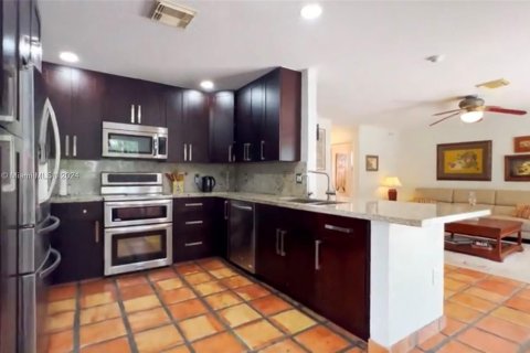 Casa en venta en Miami, Florida, 4 dormitorios, 252.32 m2 № 1345305 - foto 15