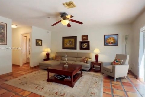 Casa en venta en Miami, Florida, 4 dormitorios, 252.32 m2 № 1345305 - foto 11