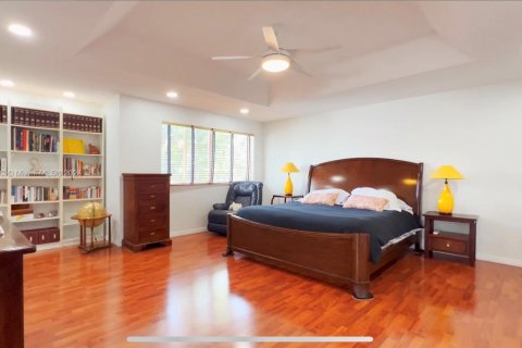 Casa en venta en Miami, Florida, 4 dormitorios, 252.32 m2 № 1345305 - foto 20