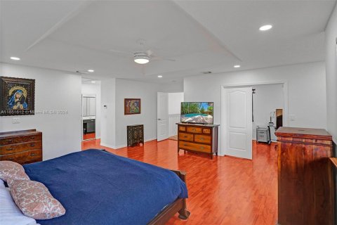 Casa en venta en Miami, Florida, 4 dormitorios, 252.32 m2 № 1345305 - foto 28