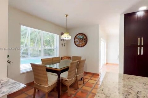 Casa en venta en Miami, Florida, 4 dormitorios, 252.32 m2 № 1345305 - foto 13