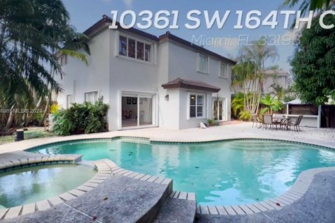 Villa ou maison à vendre à Miami, Floride: 4 chambres, 252.32 m2 № 1345305 - photo 3