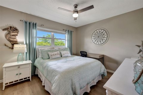 Condo in Lauderdale Lakes, Florida, 2 bedrooms  № 1345256 - photo 19