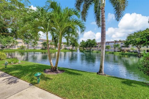 Condominio en venta en Lauderdale Lakes, Florida, 2 dormitorios, 87.7 m2 № 1345256 - foto 26