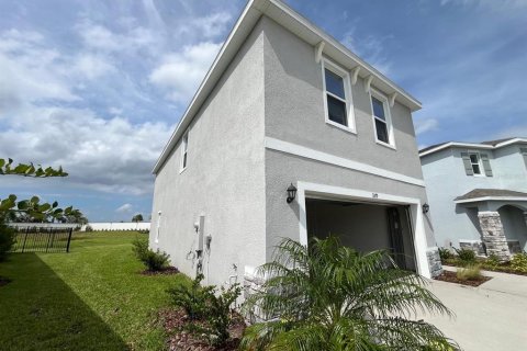 House in Bradenton, Florida 4 bedrooms, 209.96 sq.m. № 1396338 - photo 2