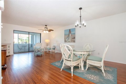 Condominio en venta en Sun City Center, Florida, 2 dormitorios, 99.68 m2 № 1396341 - foto 6