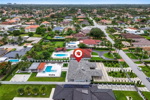 House in Miami, Florida 4 bedrooms, 337.51 sq.m. № 1272588 - photo 5