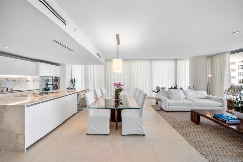 Condominio en venta en Bal Harbour, Florida, 2 dormitorios, 178.09 m2 № 1146362 - foto 13