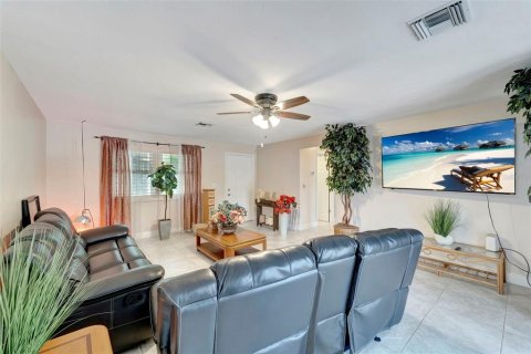 Casa en venta en North Port, Florida, 3 dormitorios, 140.75 m2 № 1338441 - foto 9