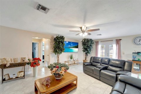 Casa en venta en North Port, Florida, 3 dormitorios, 140.75 m2 № 1338441 - foto 8