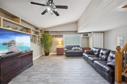 Villa ou maison à vendre à Largo, Floride: 4 chambres, 193.24 m2 № 1350483 - photo 22