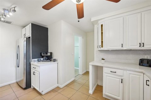 Villa ou maison à vendre à Largo, Floride: 4 chambres, 193.24 m2 № 1350483 - photo 11